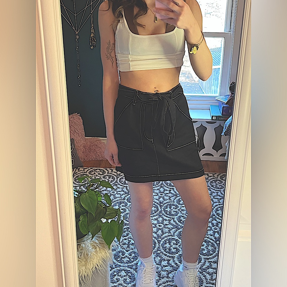 y2k black and white contrast stitching mini skirt ✨